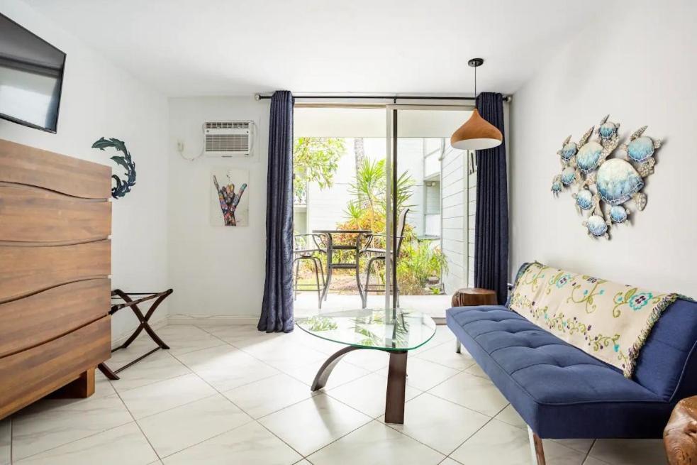 Downtown Hawaiian Theme Condo With Hot Tub, Pool & Beach - Kona Islander Inn Kailua-Kona Extérieur photo