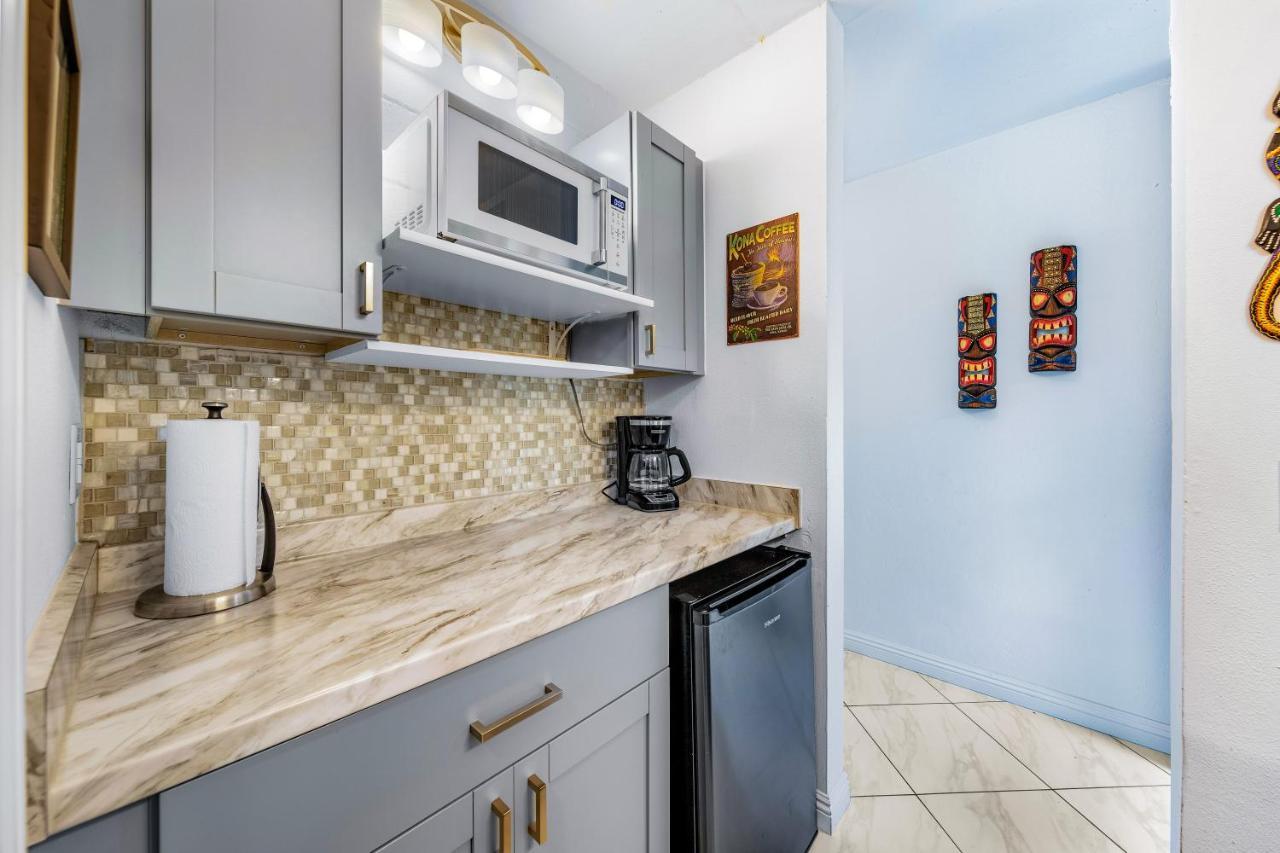 Downtown Hawaiian Theme Condo With Hot Tub, Pool & Beach - Kona Islander Inn Kailua-Kona Extérieur photo