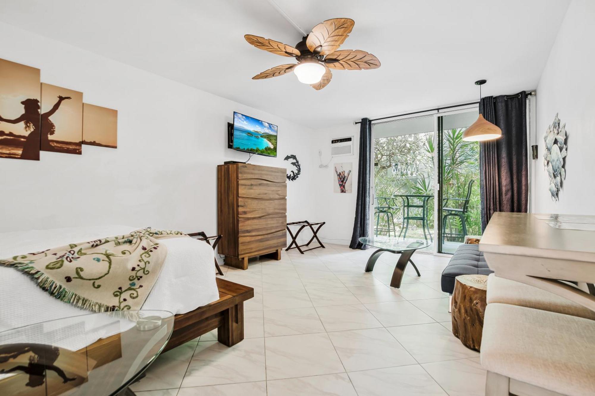 Downtown Hawaiian Theme Condo With Hot Tub, Pool & Beach - Kona Islander Inn Kailua-Kona Extérieur photo
