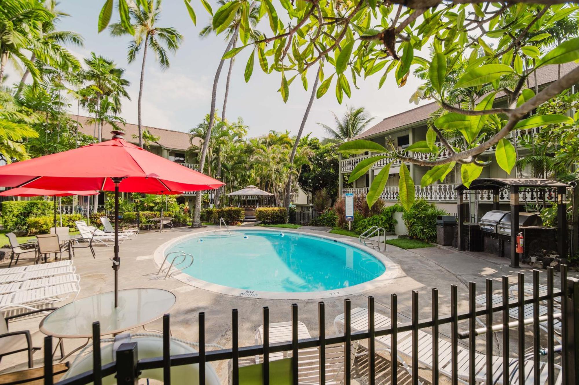 Downtown Hawaiian Theme Condo With Hot Tub, Pool & Beach - Kona Islander Inn Kailua-Kona Extérieur photo
