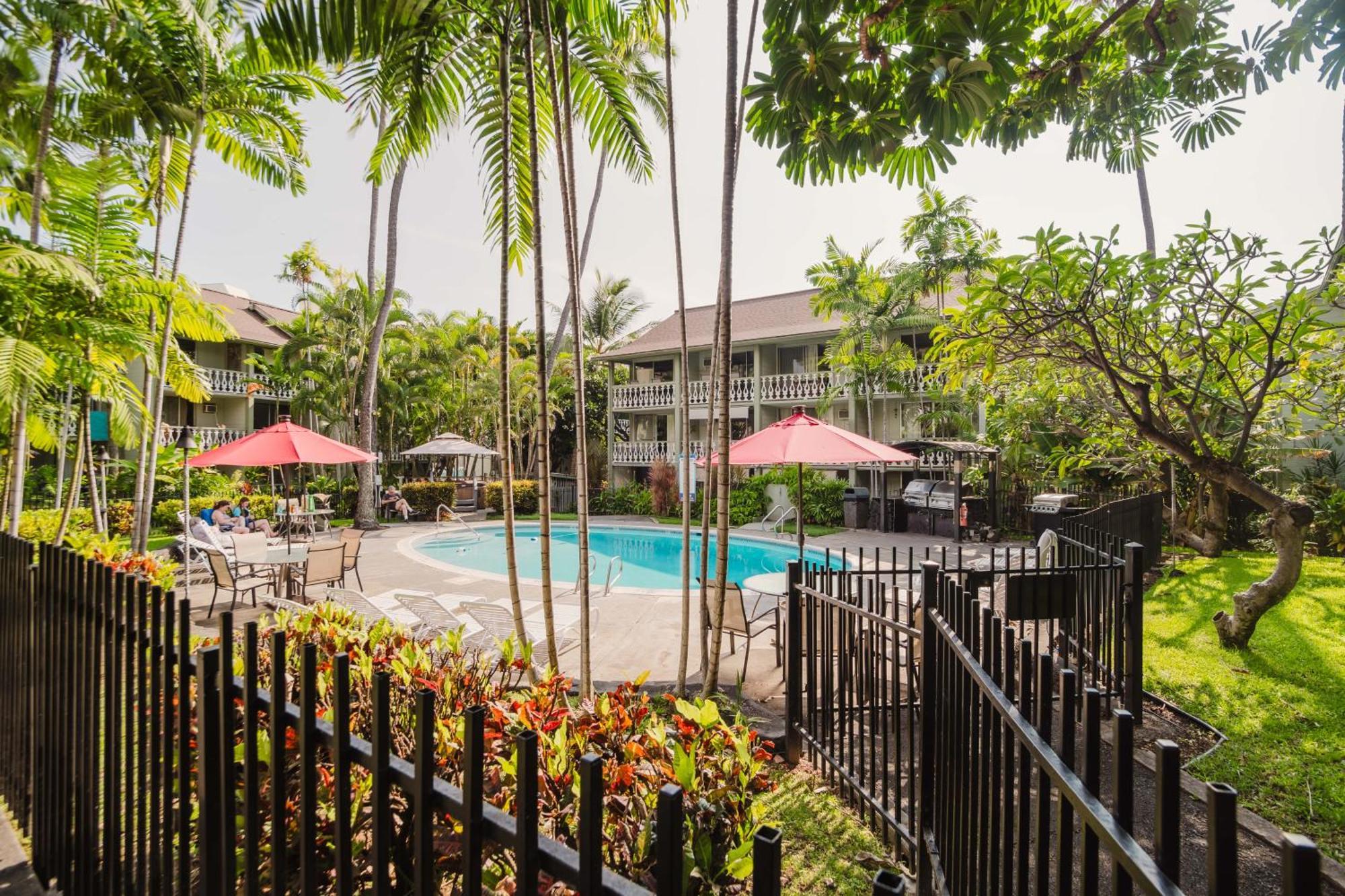 Downtown Hawaiian Theme Condo With Hot Tub, Pool & Beach - Kona Islander Inn Kailua-Kona Extérieur photo